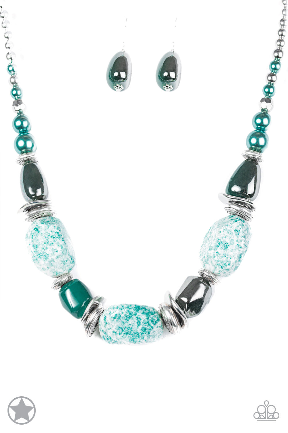 In Good Glazes Blue
Necklace Paparazzi
