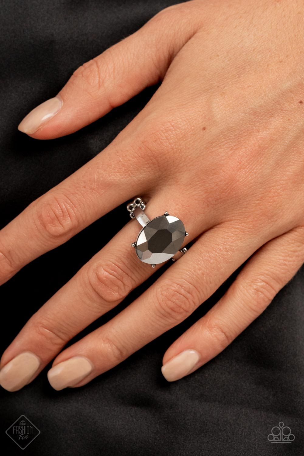 Updated Dazzle Silver
Ring Paparazzi
