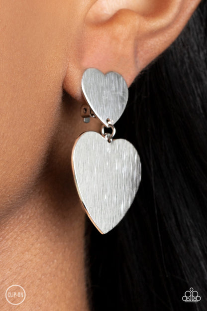 Cowgirl Crush Silver
Clip-On Earrings Paparazzi