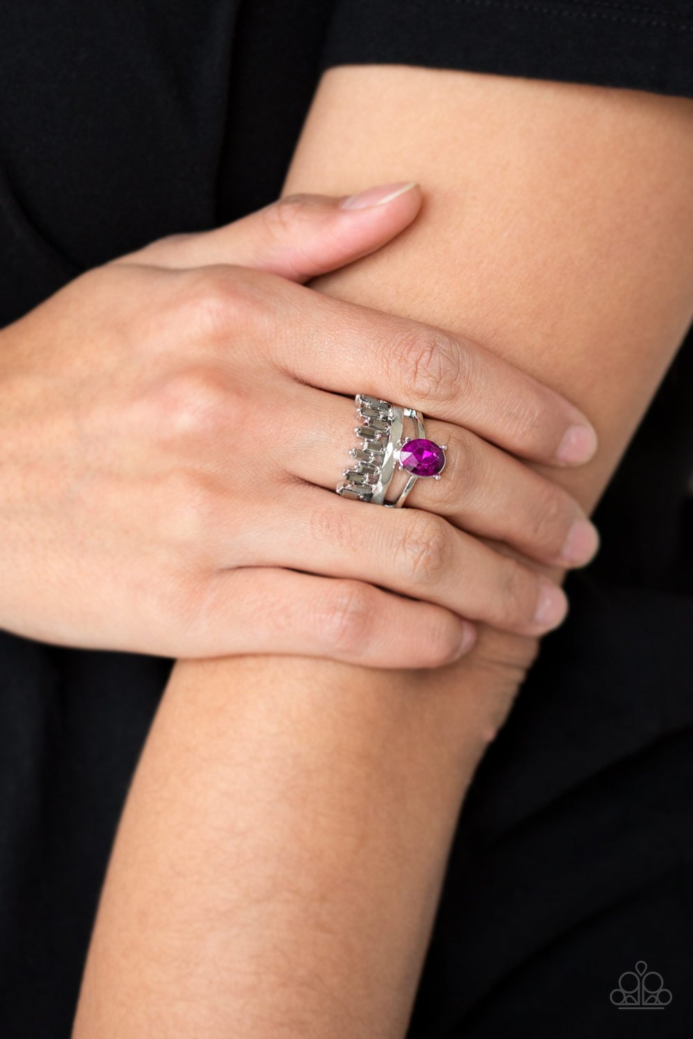 Crowned Victor Pink
Ring - Daria's Blings N Things