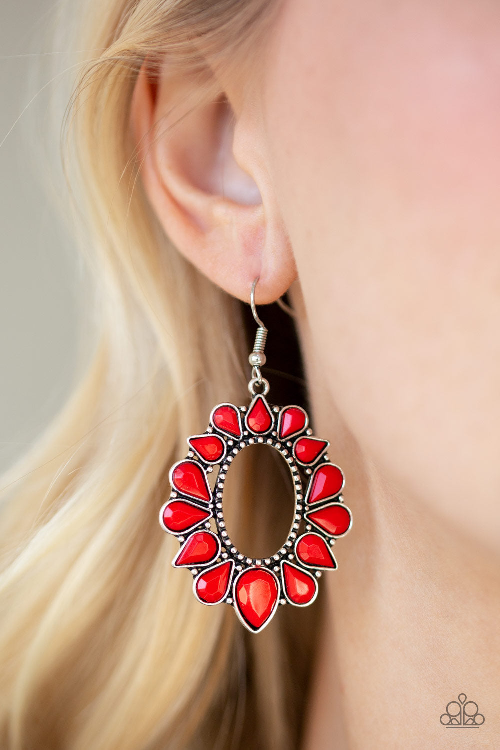 Fashionista Flavor Red Earrings Paparazzi