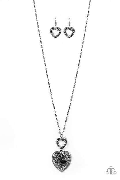 Garden Lovers Silver
Heart Necklace - Daria's Blings N Things