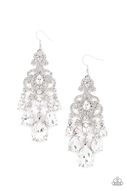 Queen Of All Things Sparkly White
Earrings - Daria's Blings N Things