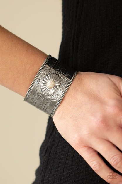 Aztec Artisan White
Cuff Bracelet - Daria's Blings N Things