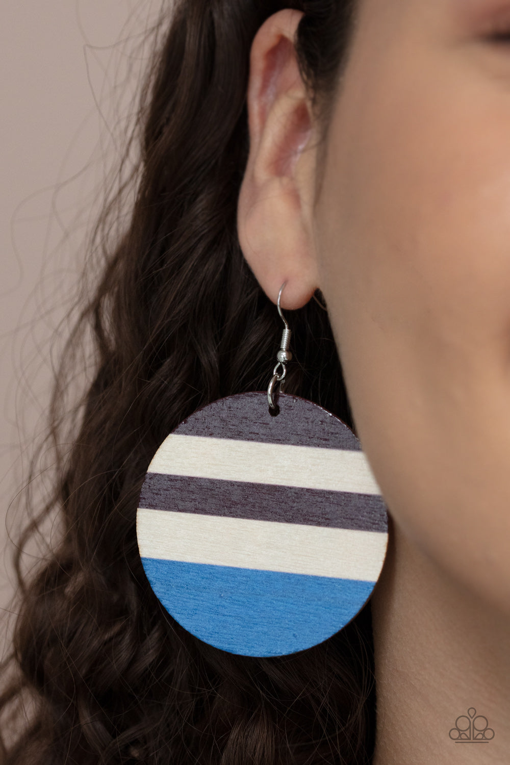 Yacht Party Blue
Earrings - Daria's Blings N Things