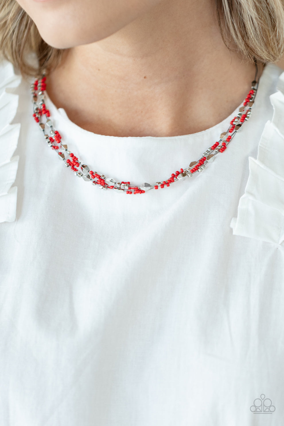 Explore Every Angle Red
Necklace Paparazzi