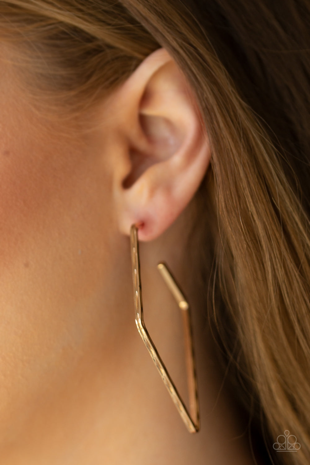 Geo Grunge Gold
Hoop Earrings - Daria's Blings N Things